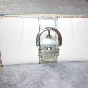 E-109 COACH CONTINENTAL ZIP AROUND LEATHER WALLET